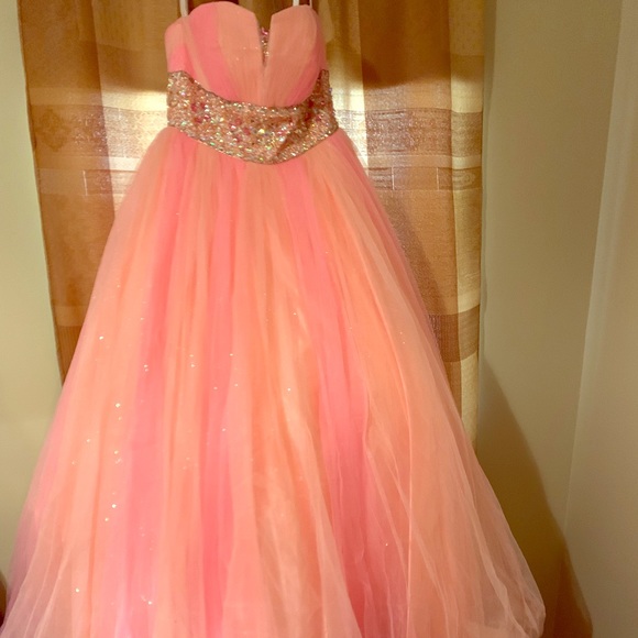 Prom/formal dress
